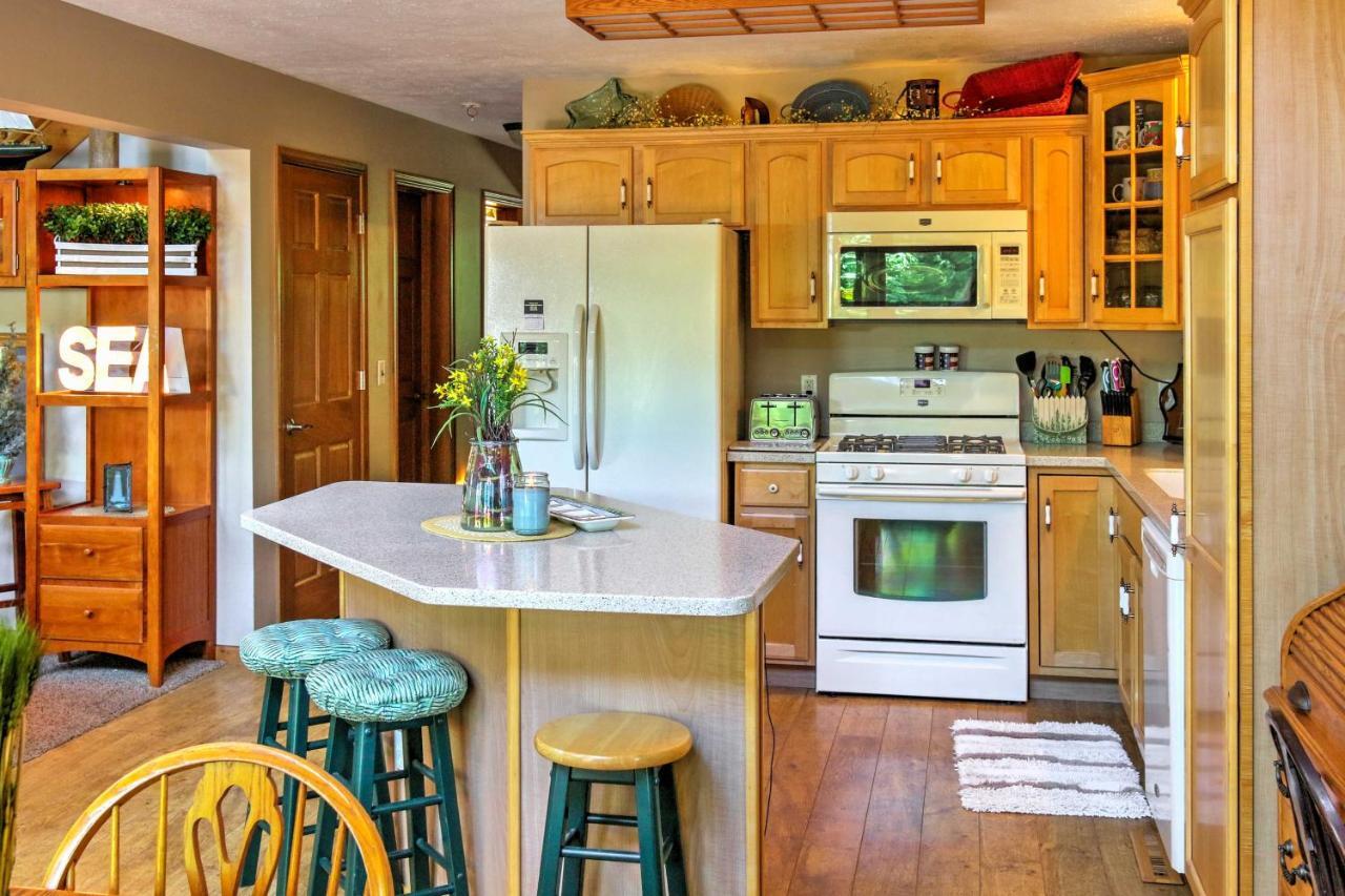 Roomy House On 2 Acres - 2 Mi To Egg Harbor Beach! מראה חיצוני תמונה